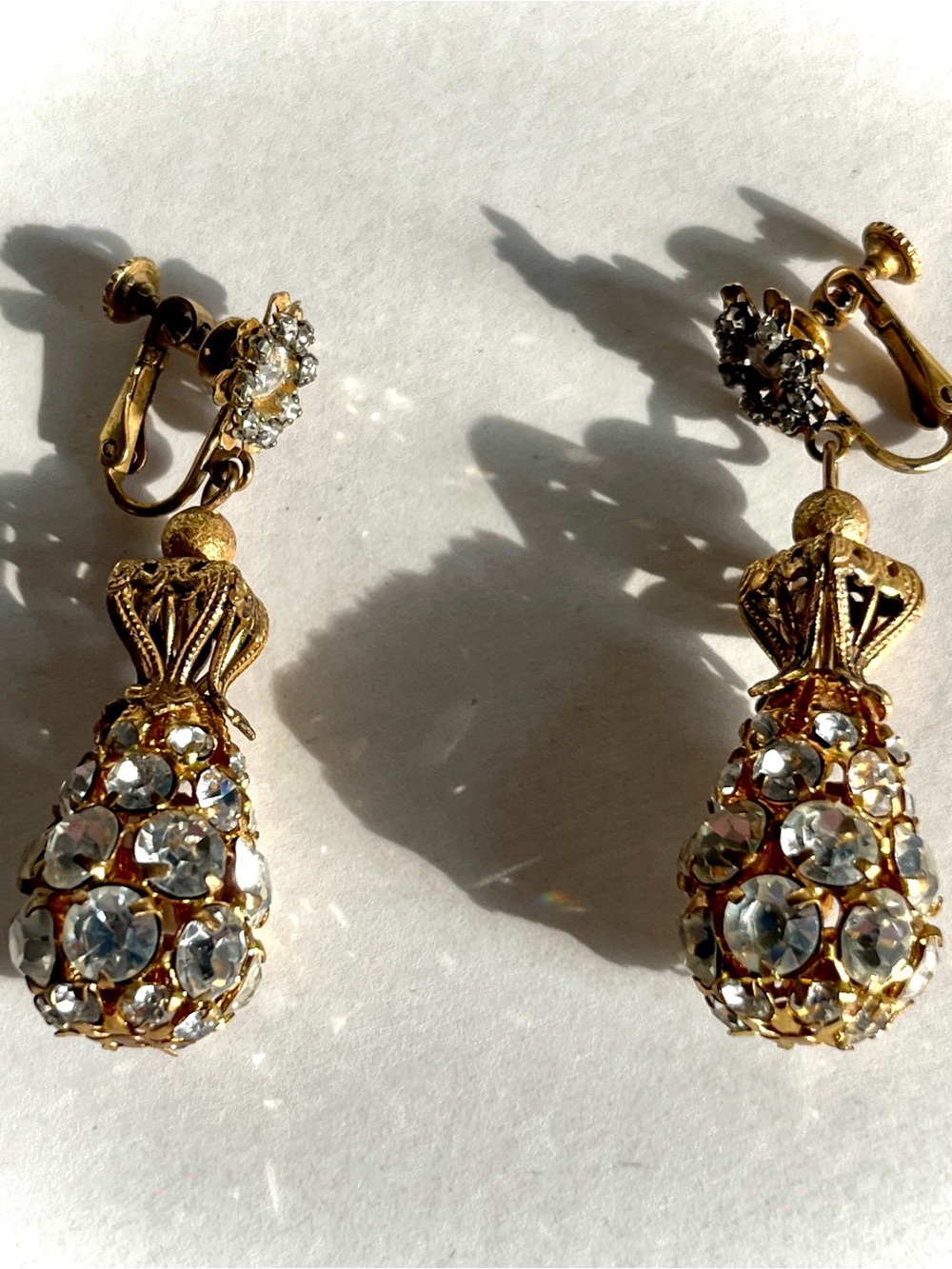 Signed | Miriam Haskell Vintage Drop Gold Rhinestone Screw-Back Earrings - Picture 11 of 13